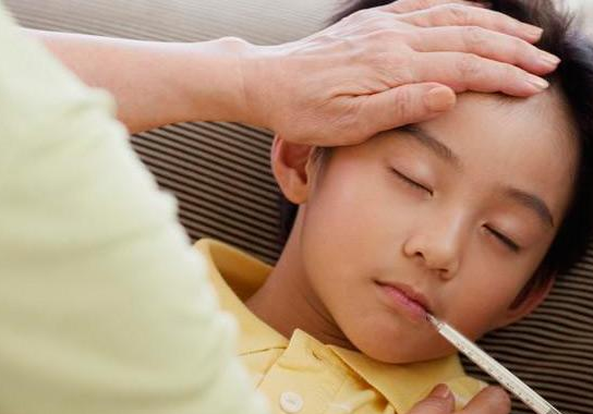 中暑初期癥狀跟新冠肺炎相似，它們各是怎樣的癥狀？